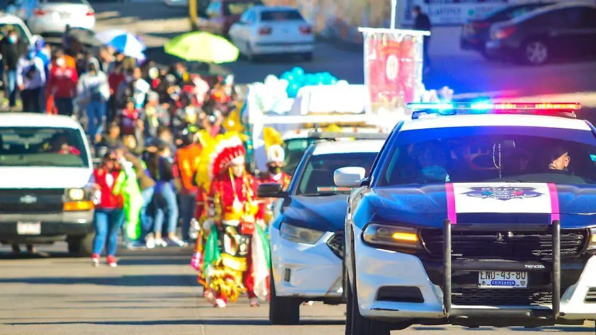 procesion de comunidad universitaria